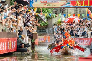 曼城10位外场球员上半场均创造机会，有记录以来英超首次出现